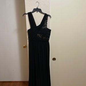 Mac and Cleo night gown worn once great condition